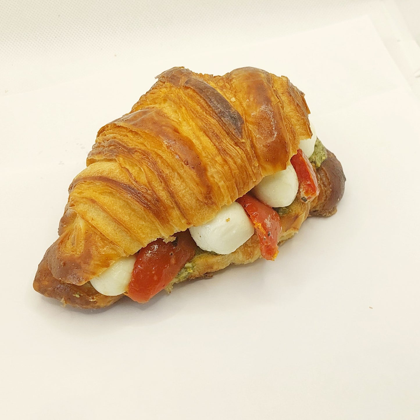 Tomato, Pesto & Mozzarella Croissant